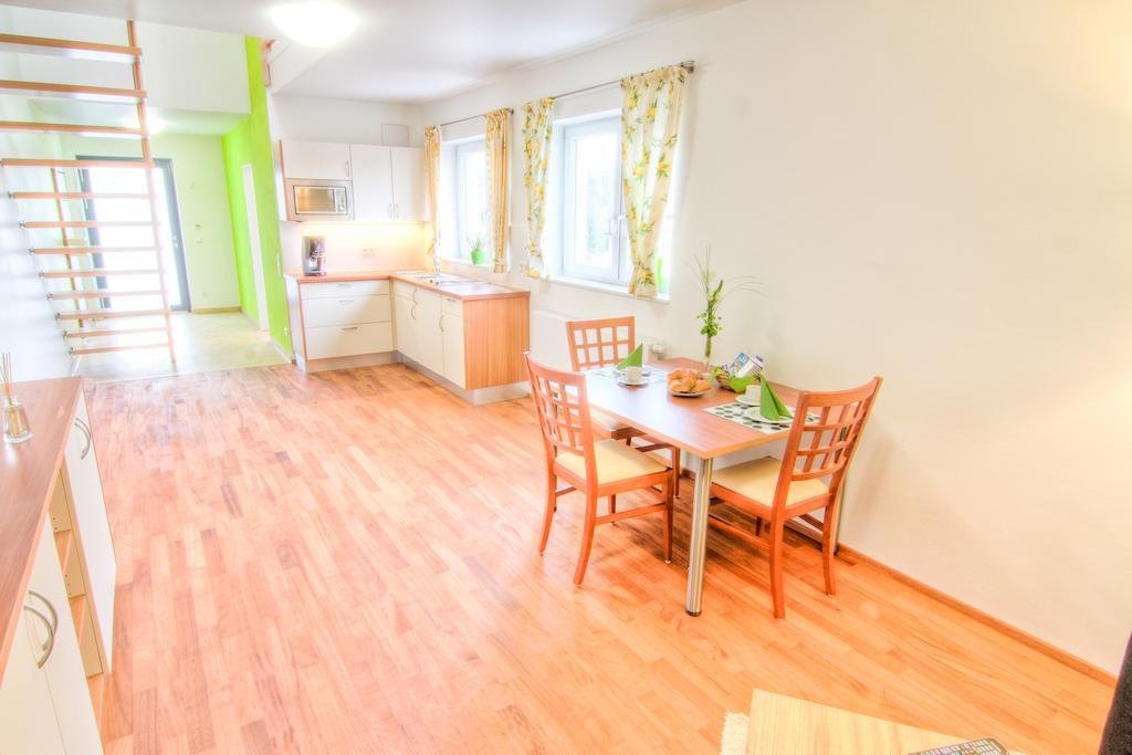 Jungingers Aparthotel Holzheim  Δωμάτιο φωτογραφία