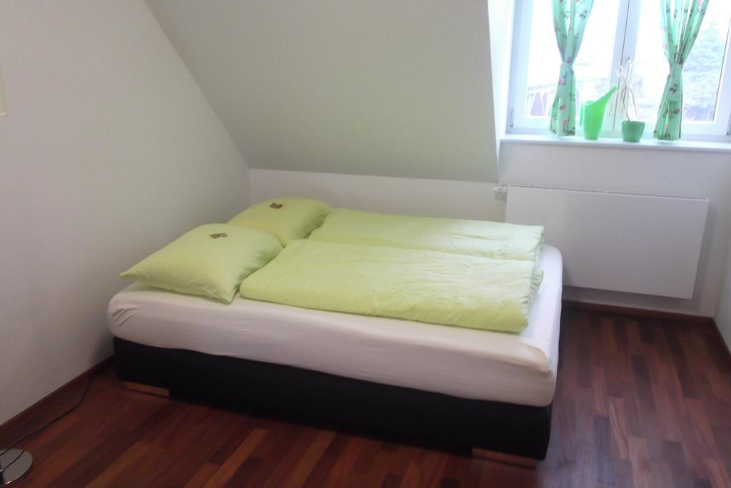 Jungingers Aparthotel Holzheim  Δωμάτιο φωτογραφία
