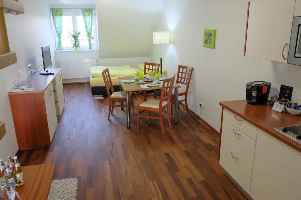 Jungingers Aparthotel Holzheim  Εξωτερικό φωτογραφία