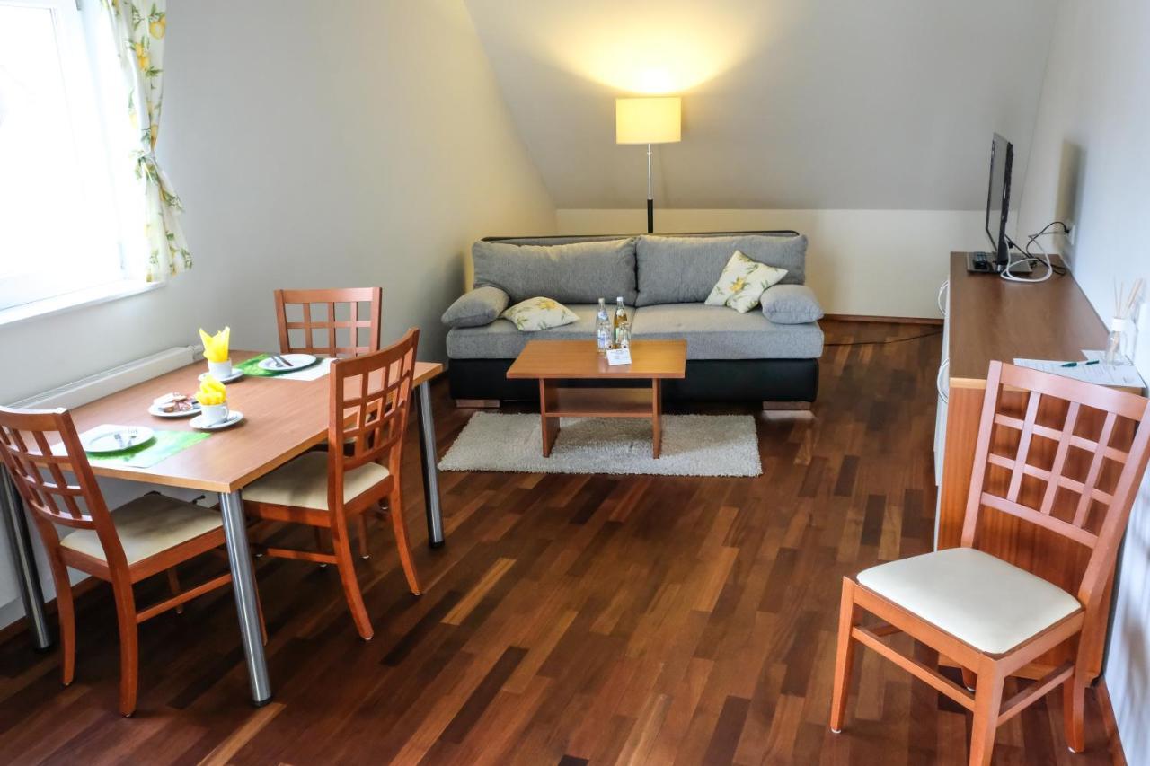 Jungingers Aparthotel Holzheim  Εξωτερικό φωτογραφία