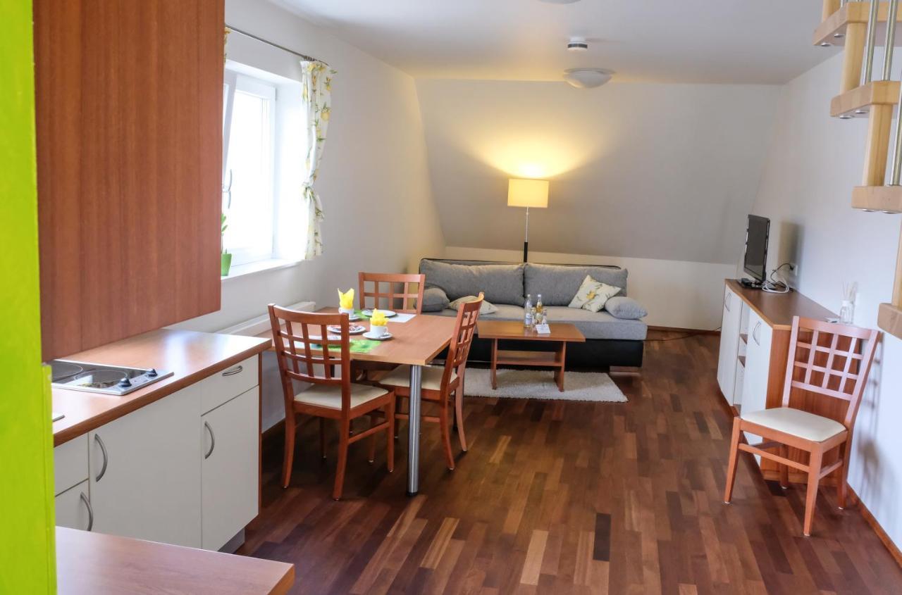 Jungingers Aparthotel Holzheim  Εξωτερικό φωτογραφία
