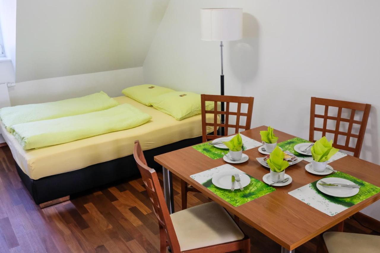 Jungingers Aparthotel Holzheim  Εξωτερικό φωτογραφία